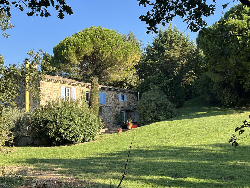 Maison à SAINT-GEORGES-LES-BAINS