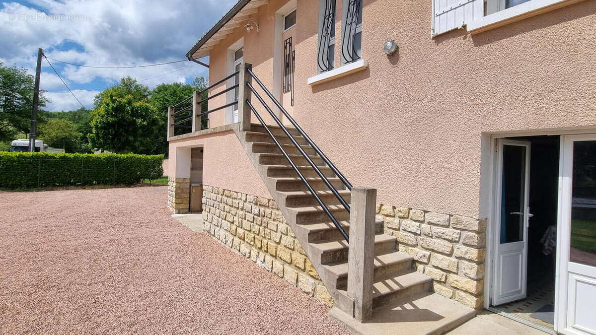 20250506_144720 - Maison à SAINT-PARDOUX-LA-RIVIERE