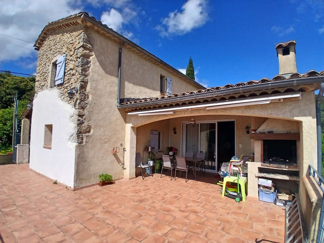 Maison à LAVAL-PRADEL