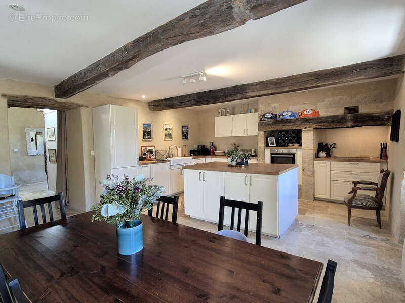 Authentique maison en pierre rénovée – 157 m² – Charme, confort et campagne gersoise - photo 6