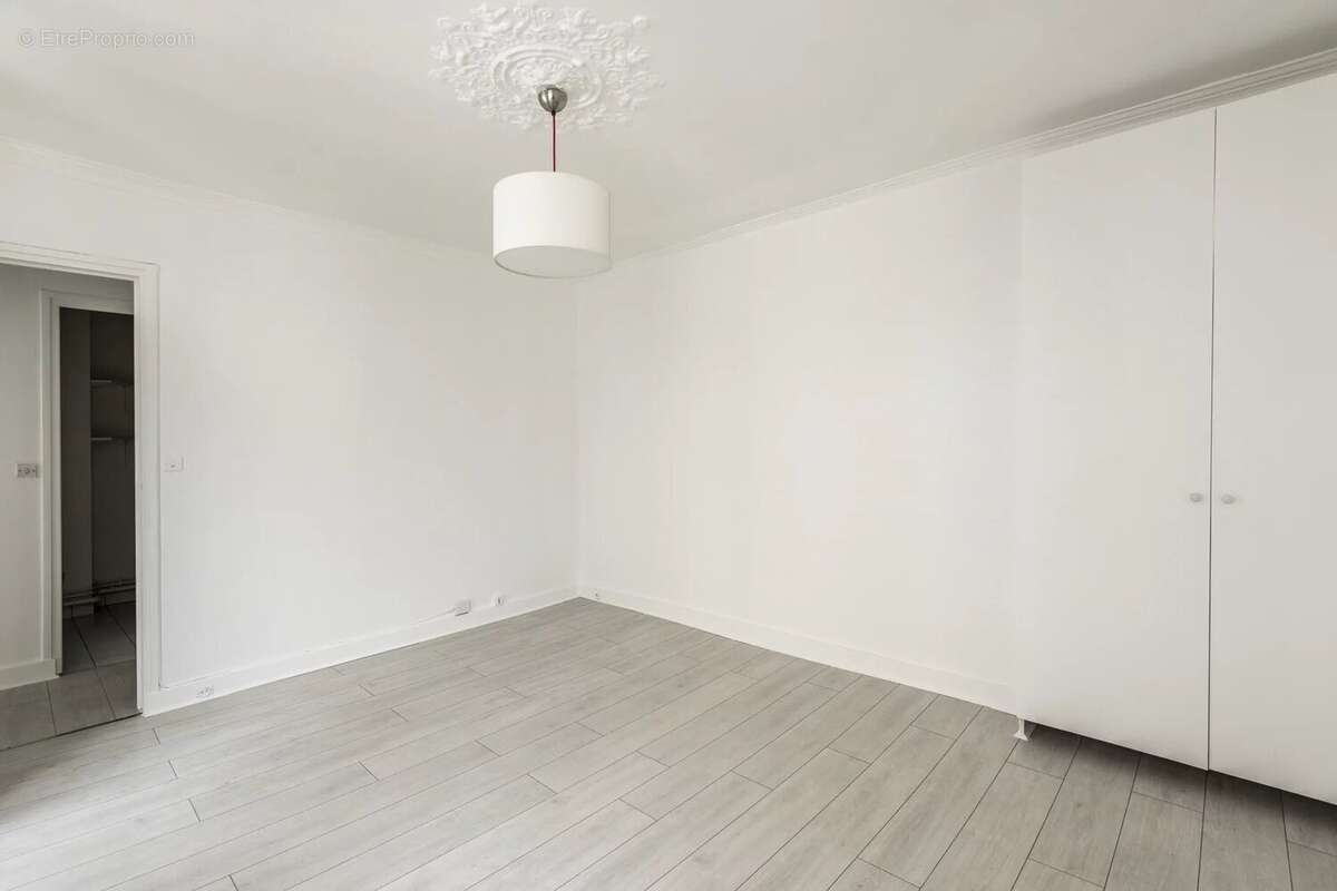 Appartement à PARIS-7E