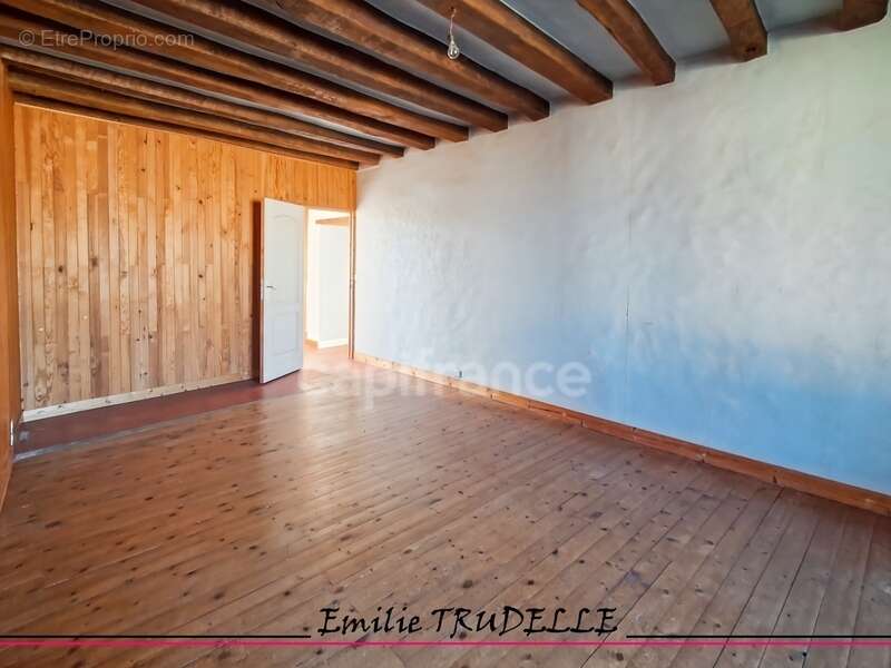 Maison à SAINT-VINCENT-DU-LOROUER