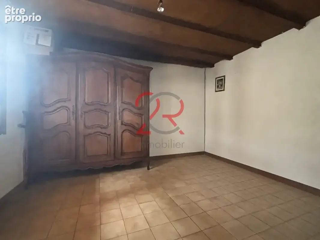 Maison 4 chambres sur 2451 m2 de terrain avec garage de 90 m2 à transformer - photo 13