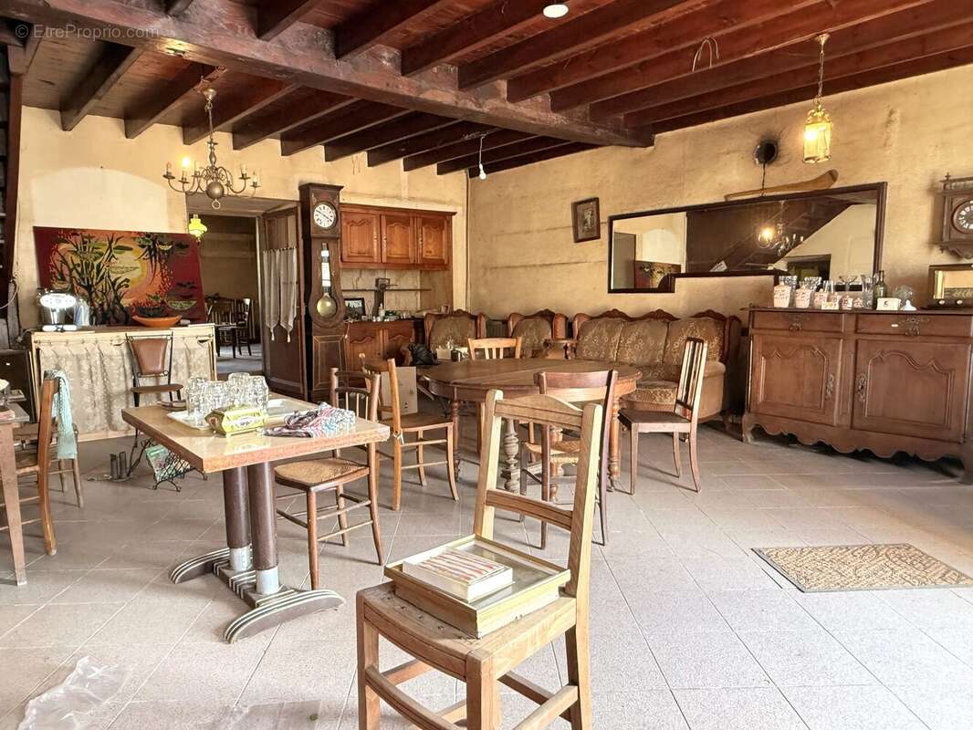 Maison de village historique avec grange importante et grand jardin - photo 4