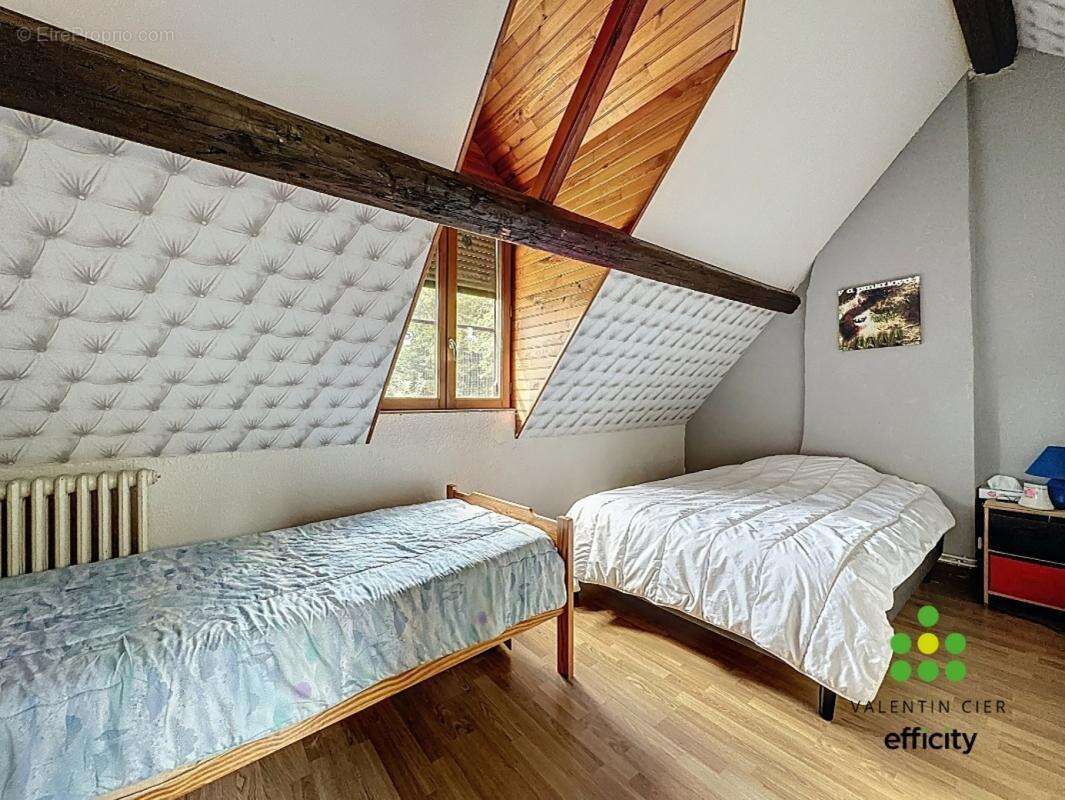 Commerce à BEAUMONT-LES-AUTELS