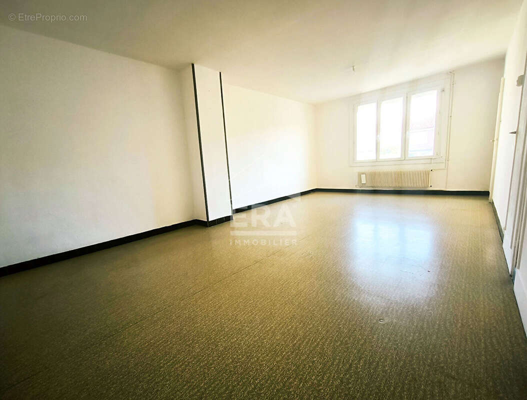 Maison à BRUAY-LA-BUISSIERE