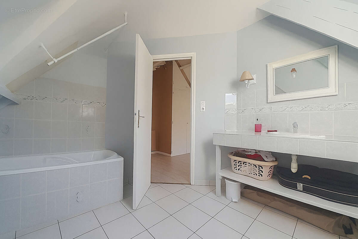 Maison à LA TURBALLE