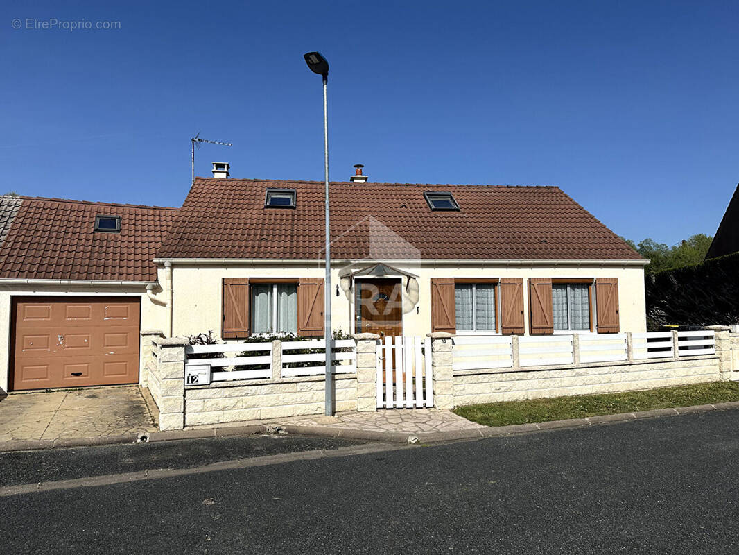 Maison à VILLENEUVE-LA-GUYARD