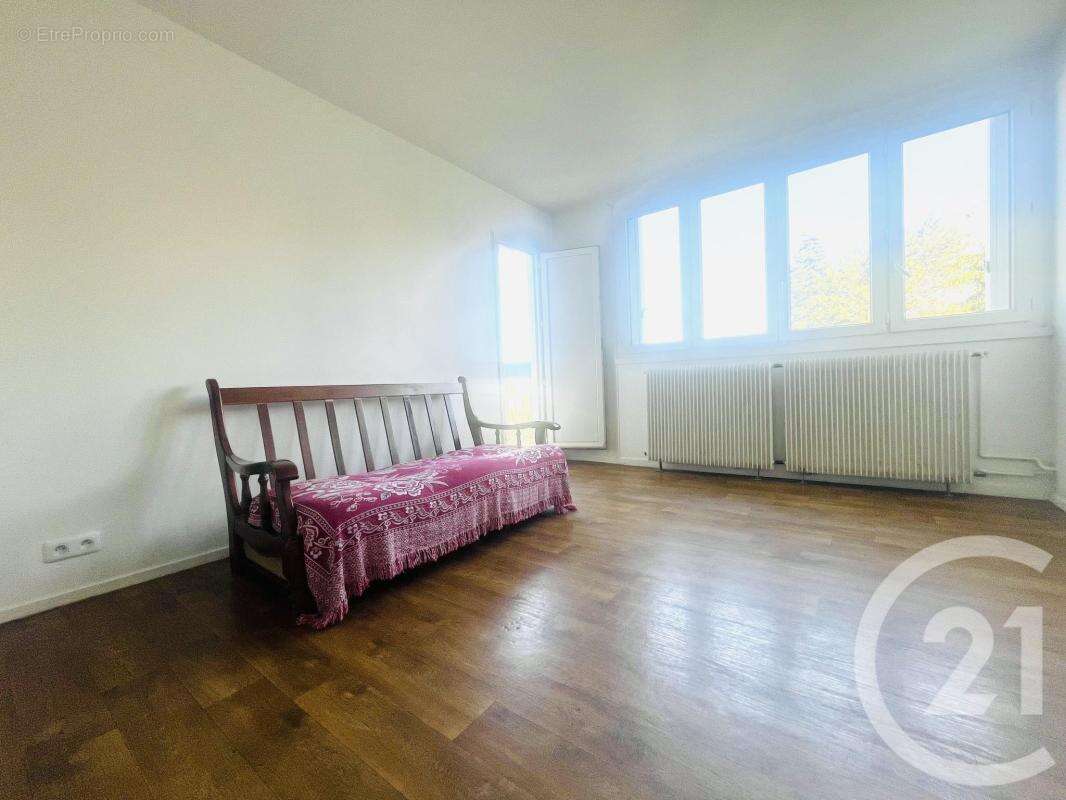 Appartement 107 m² à Limoges  - photo 7
