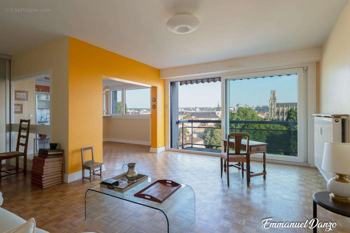 Nancy – Appartement traversant 110 m² – 3 chambres – Dernier étage avec ascenseur - photo 2