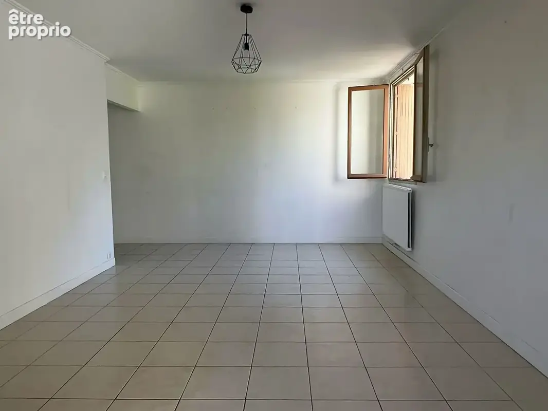 Appartement à vendre Les Prairies, Saint-Mitre Marseille 13e - T3 avec balcon, cave - photo 4