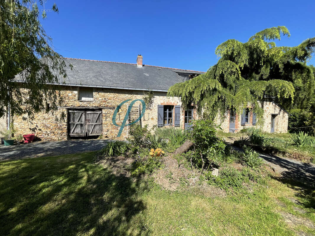 Maison à LA ROUXIERE
