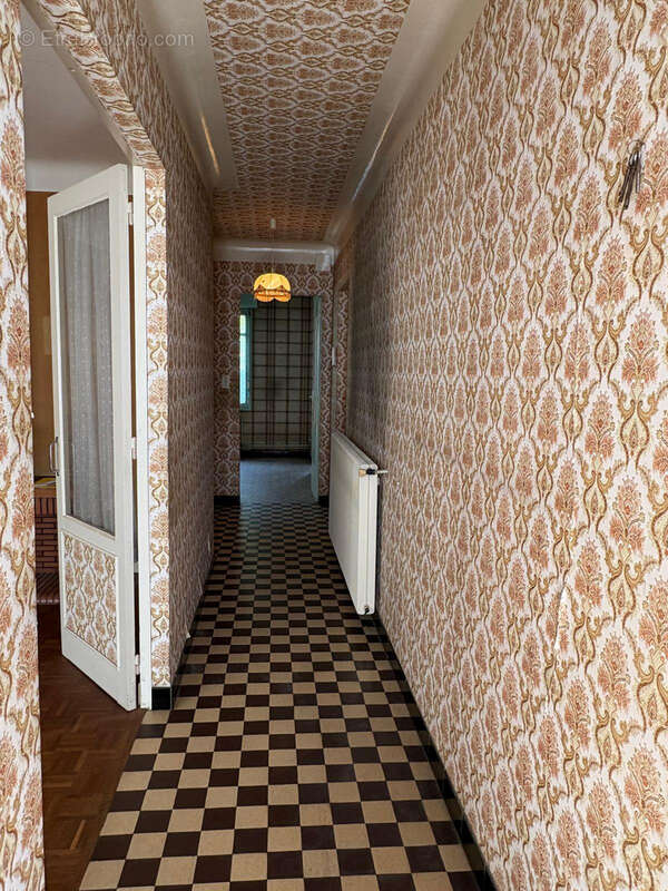 Maison de village avec jardin  garage et dépendance - photo 7