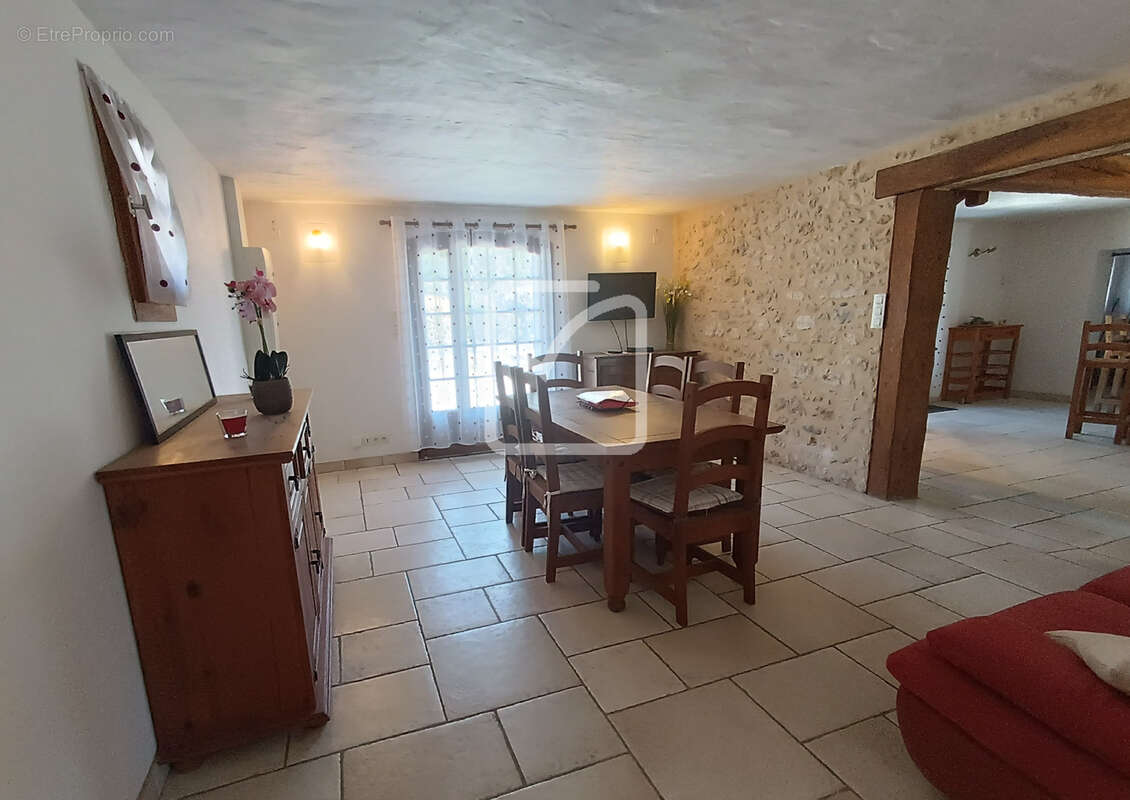 Charmante maison - 2 chambres - 125 m2 - St Germain et Mons - photo 3