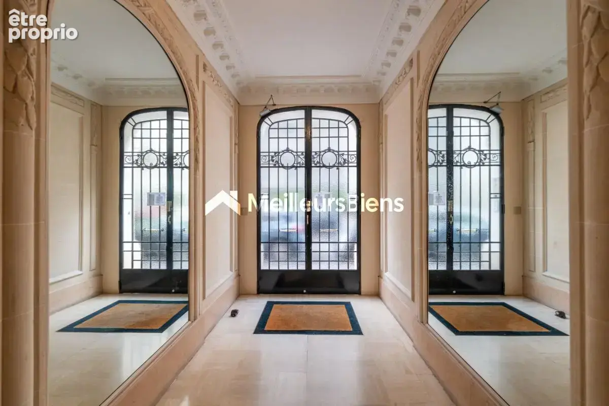 Appartement familial de standing dans un batiment post hausmannien - photo 2