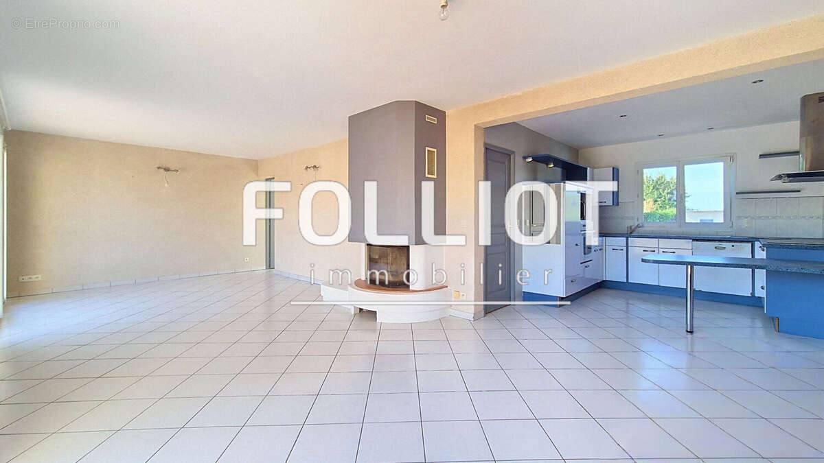 Maison 6 pièces à vendre à Coudeville sur Mer, 3km de la mer - photo 7