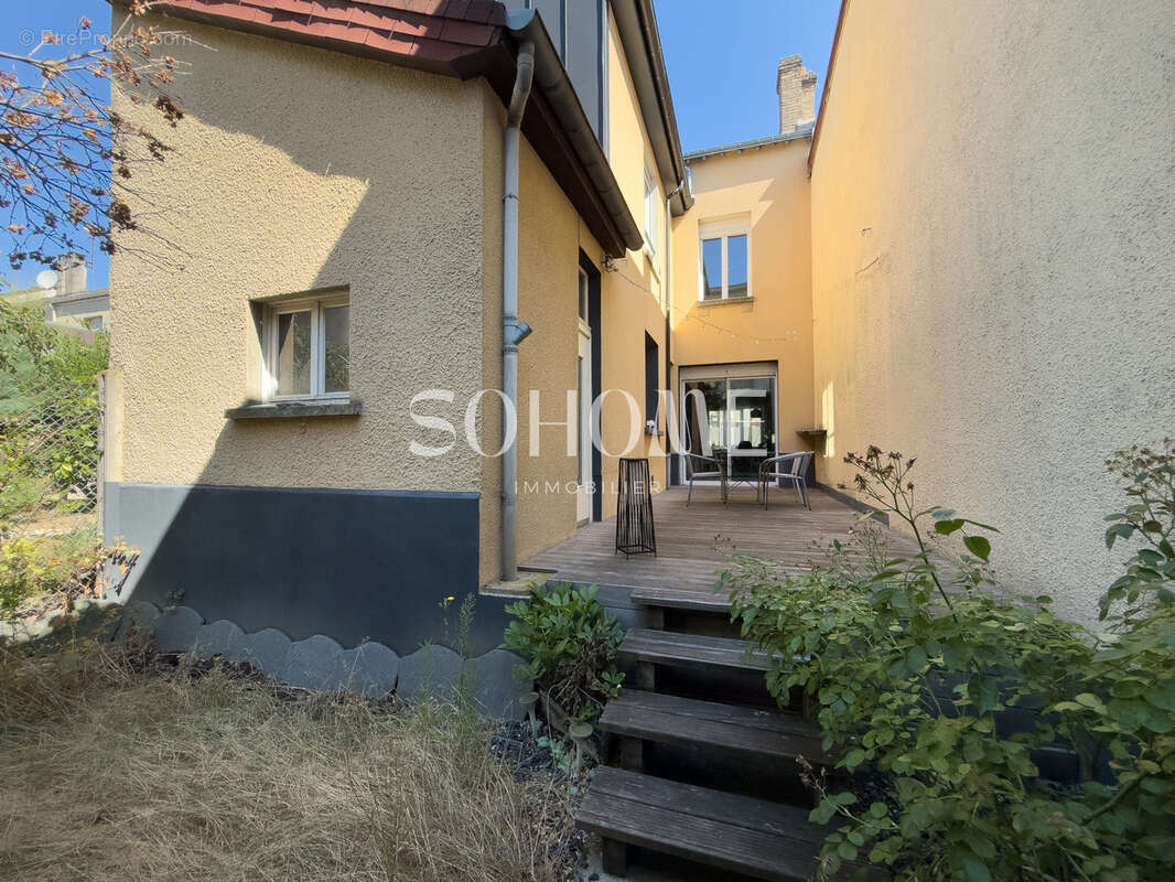 Maison Secteur rue de Courcelles - Avec jardinet et cour - 4 chambres - photo 13
