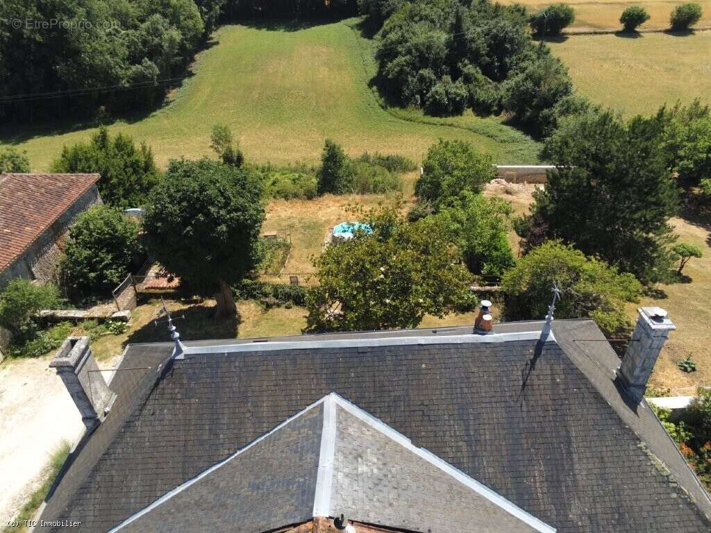 Maison à RUFFEC