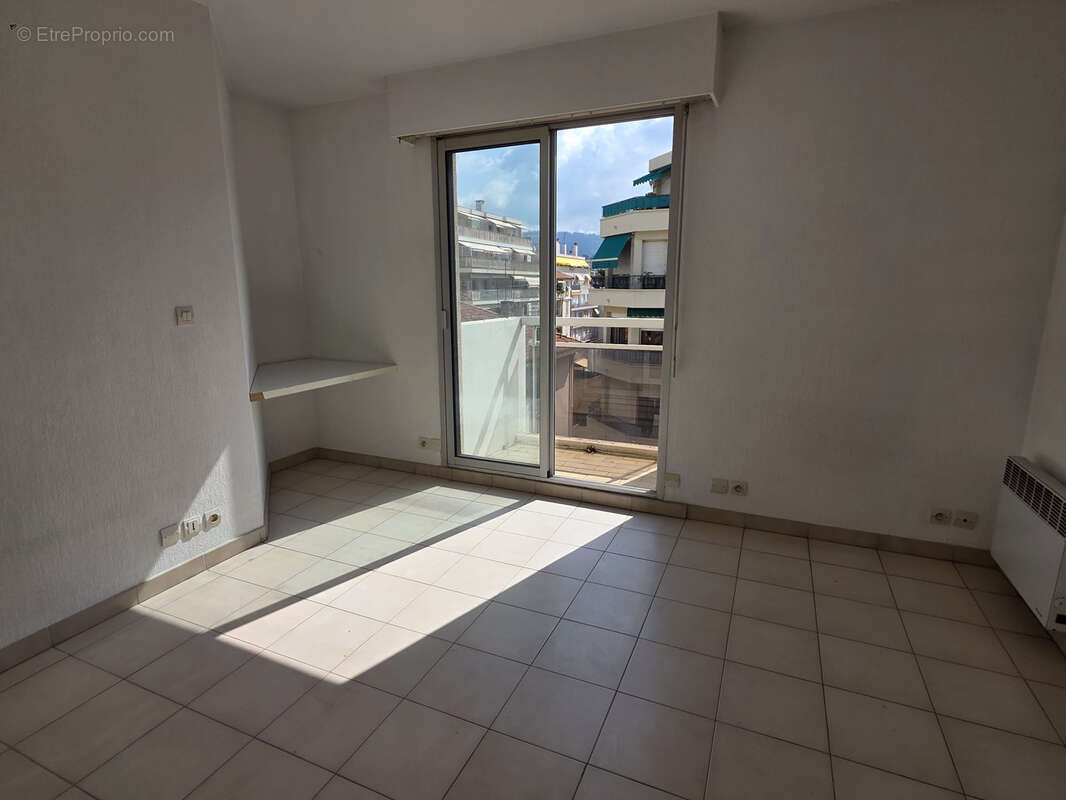 135 000 € - opportunité rare à nice   quartier libération - photo 2