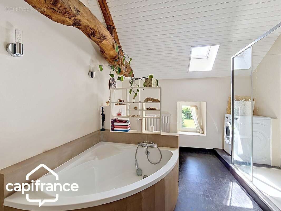 Maison en pierre de caractère 195 m² – 3 chambres – mezzanine – terrain 1 606 m² – Saint-Martin-de-Sanzay proche Saumur, Montreu - photo 10