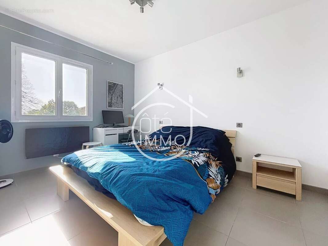 Maison à SAINT-MAGNE-DE-CASTILLON