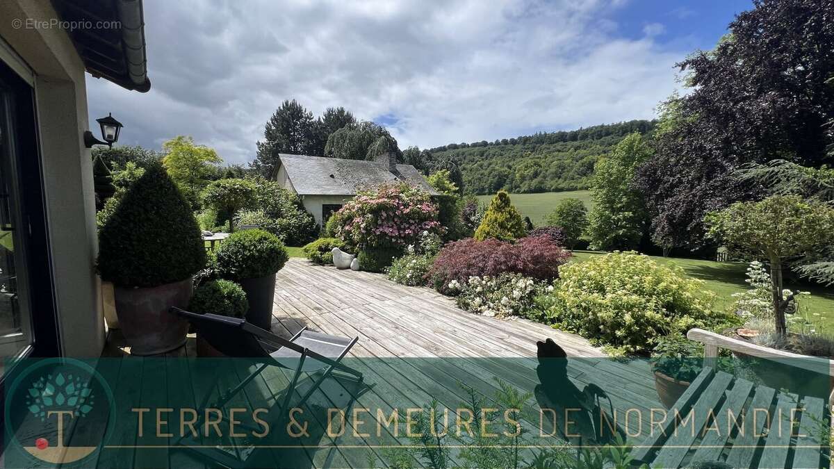 A vendre Authentique demeure normande 260m² issue de deux longères, 5 chambres, dépendances et jardin paysager 3400m², environne - photo 15