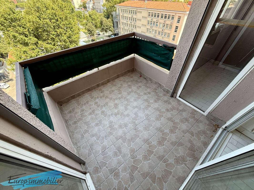 Appartement 2 pièces 7ème et dernier étage - Parking et cave privés - photo 10