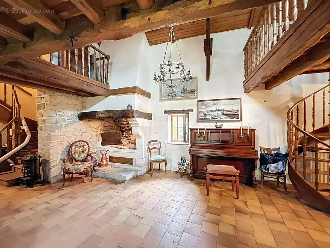 Maison à MONDEVILLE