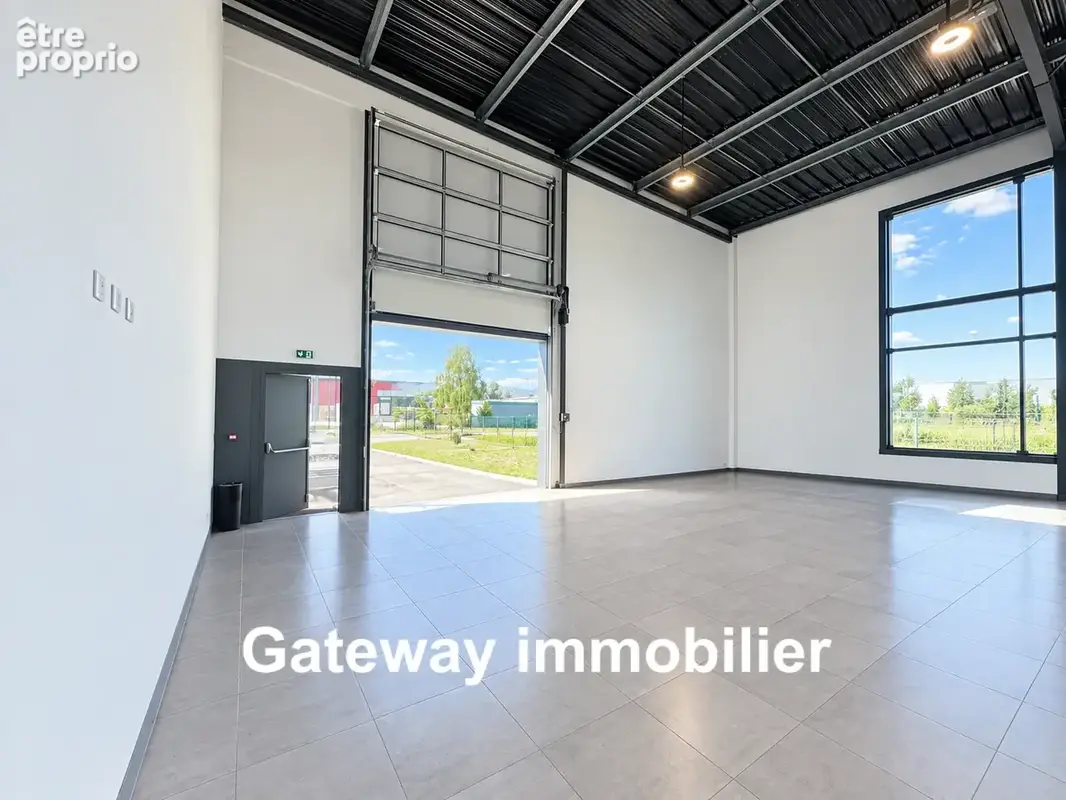 Local professionnel bureaux, entrepôt et showroom  925m2 à gerzat  63360 - photo 7