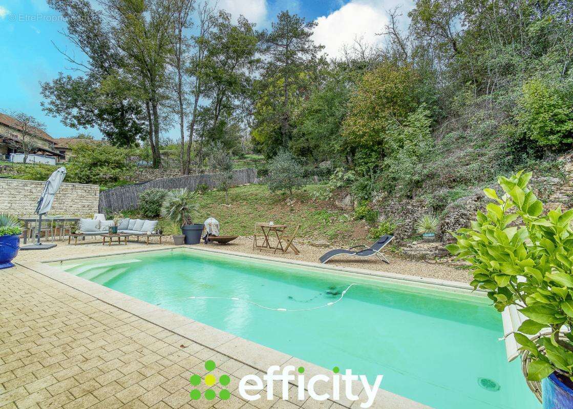 Maison à ANNOISIN-CHATELANS