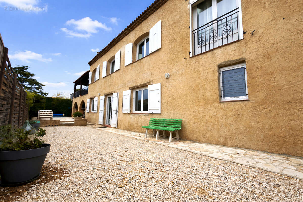 Maison à SAINT-LAURENT-DU-VAR