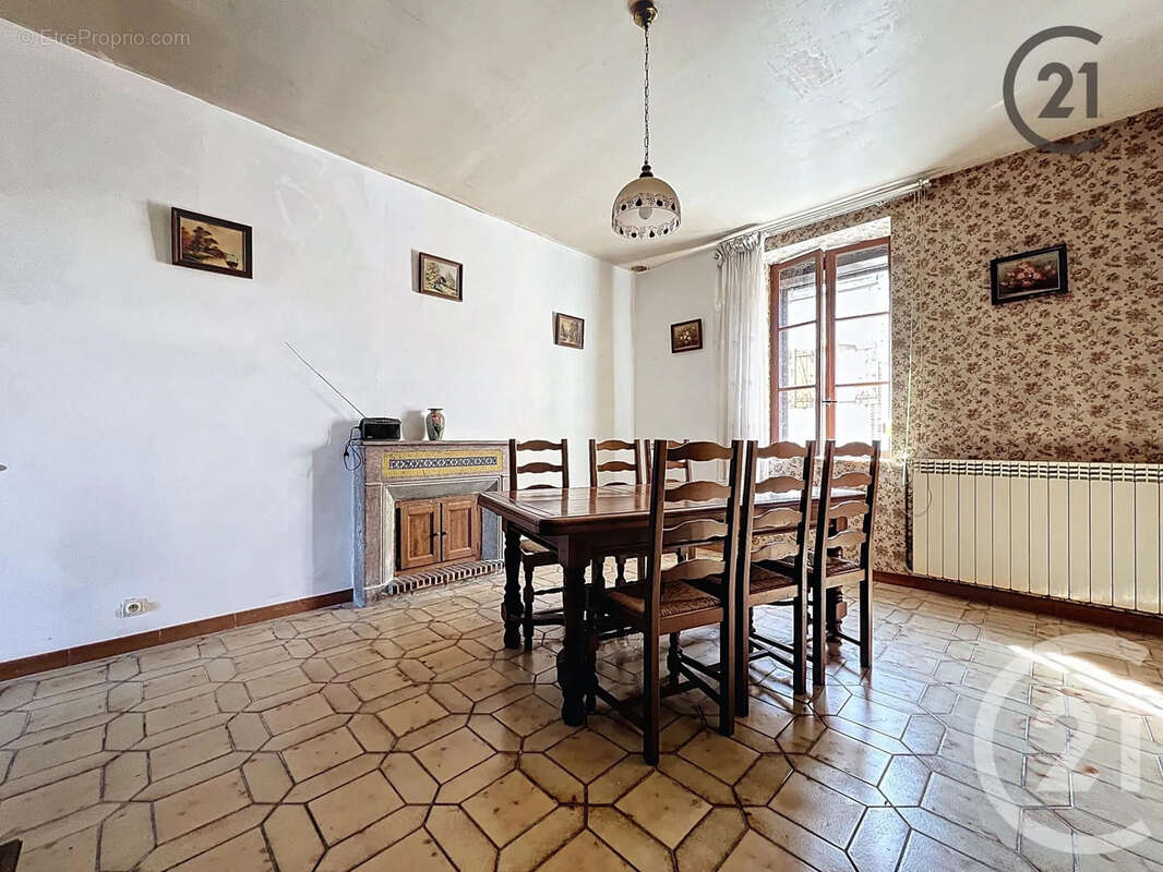 Maison à SAINT-QUENTIN-LE-PETIT