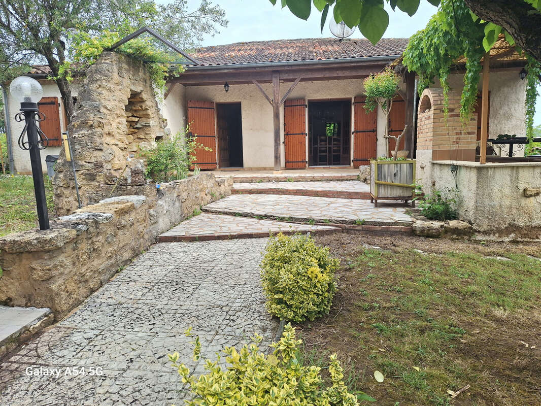 Maison à MONTAYRAL