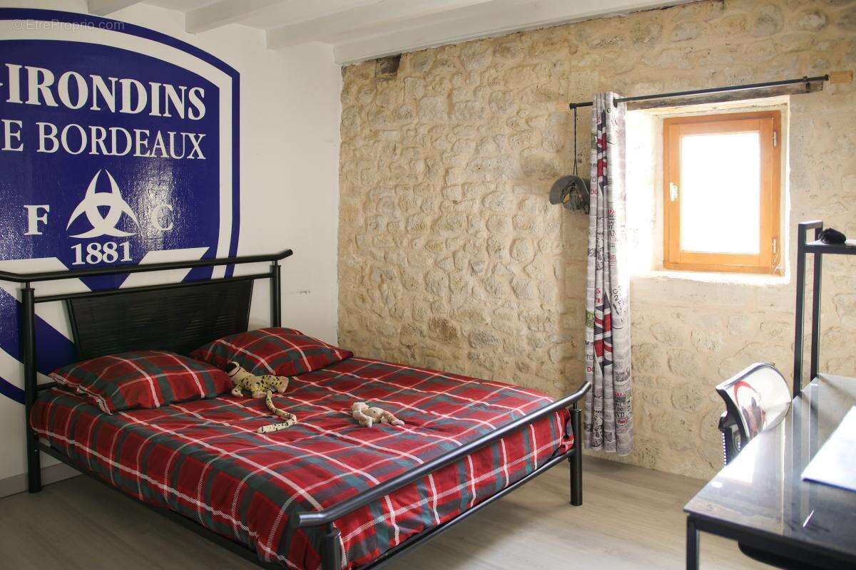 Maison à SAINT-GENES-DE-FRONSAC