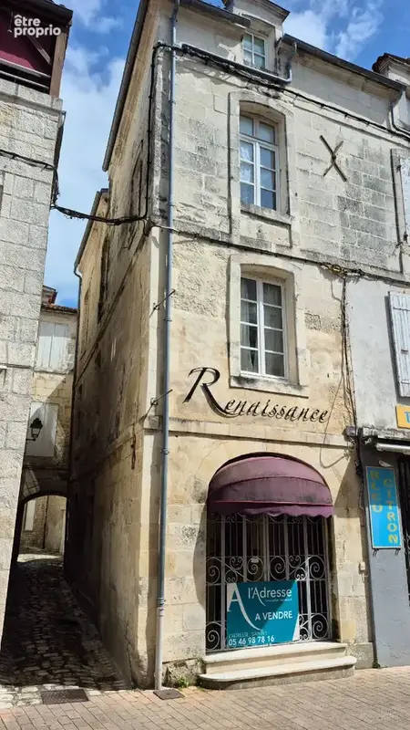Immeuble de prestige à Saintes - photo 2