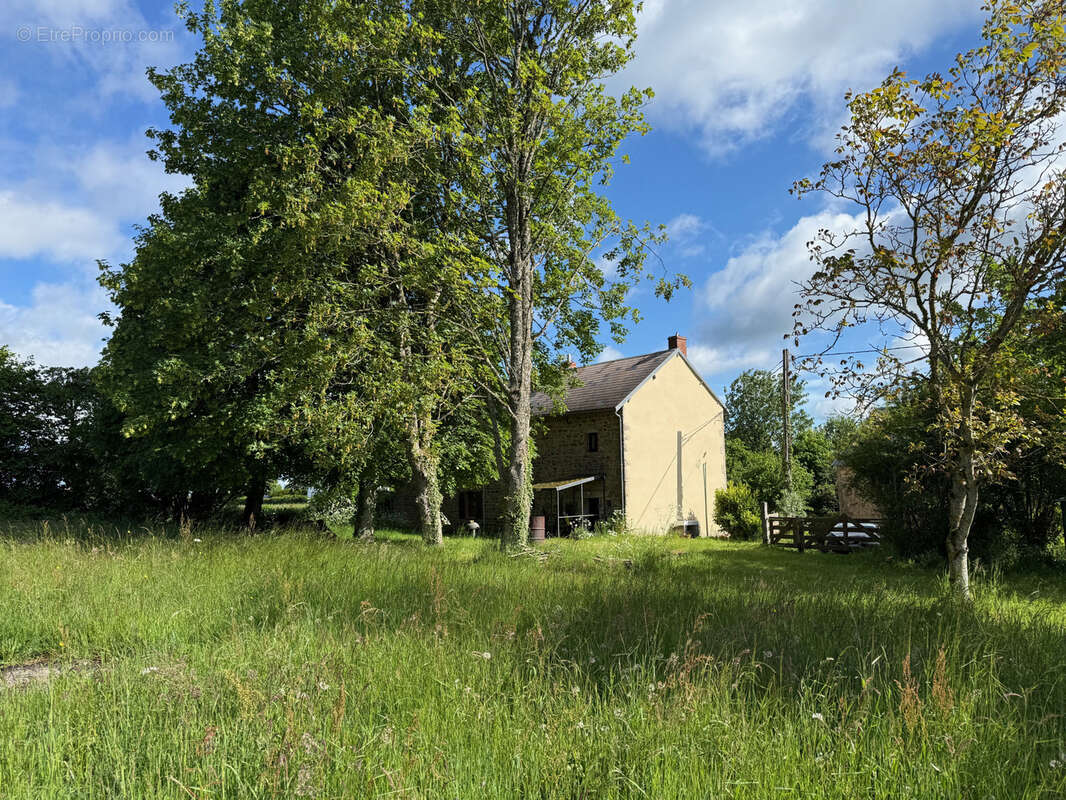 Maison à NEUF-EGLISE