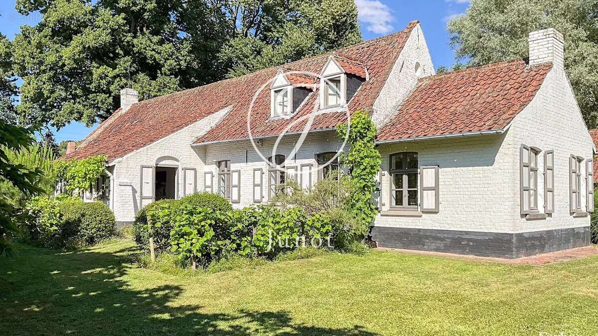 Maison à CROIX