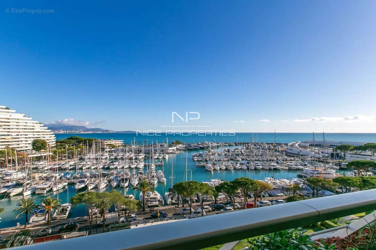 Appartement à VILLENEUVE-LOUBET