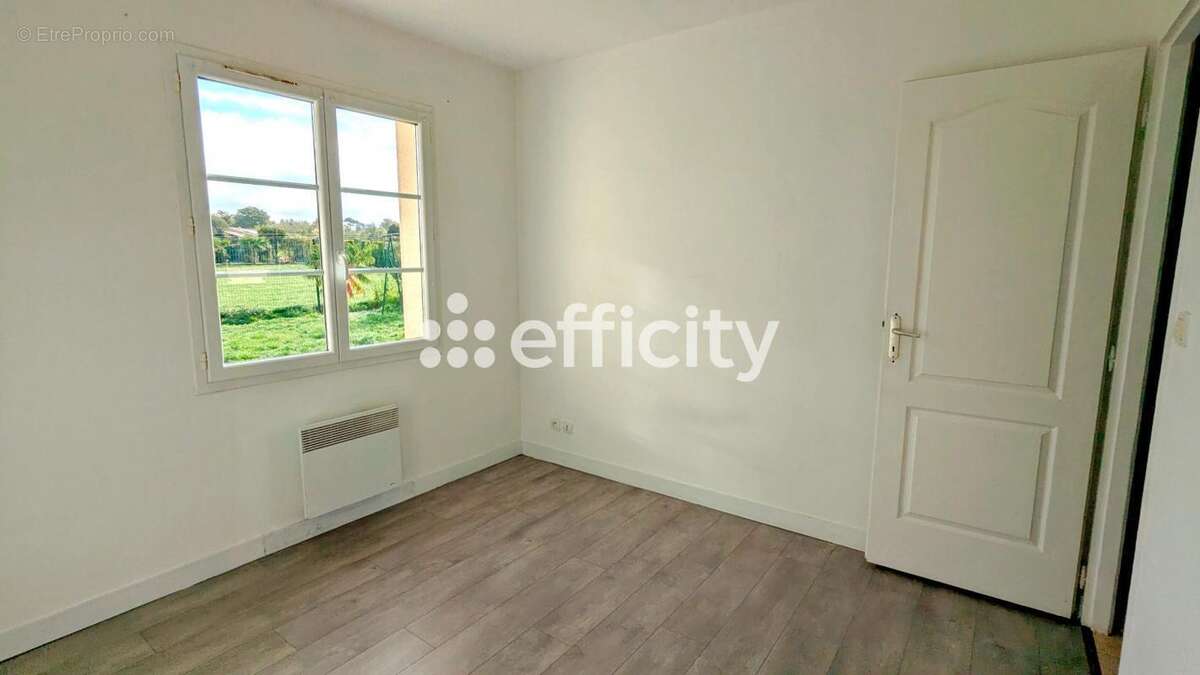 Maison à SAINT-ADJUTORY