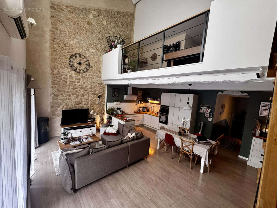 Maison à MOUSSAN