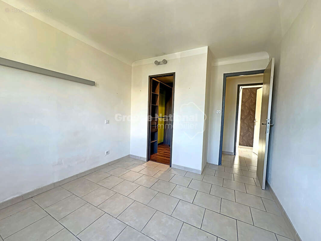 A vendre Arles, beau T4  avec place de parking - photo 5