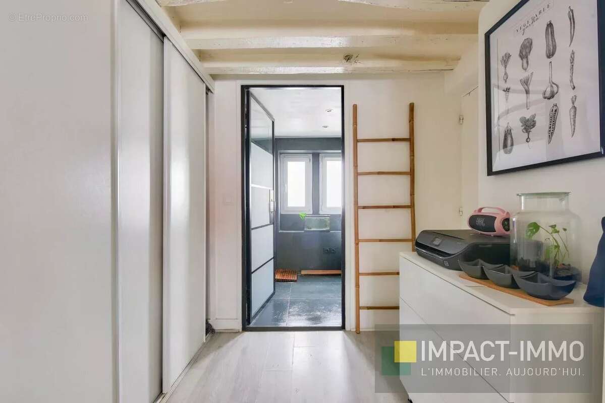 Appartement à COURBEVOIE