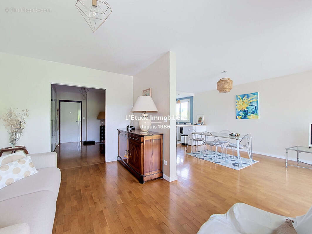 Appartement à FONTAINES-SUR-SAONE