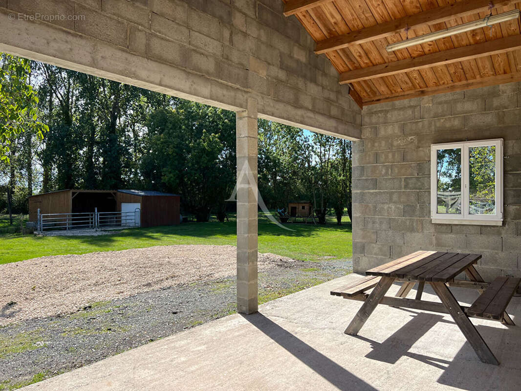 Maison à VOUILLE-LES-MARAIS