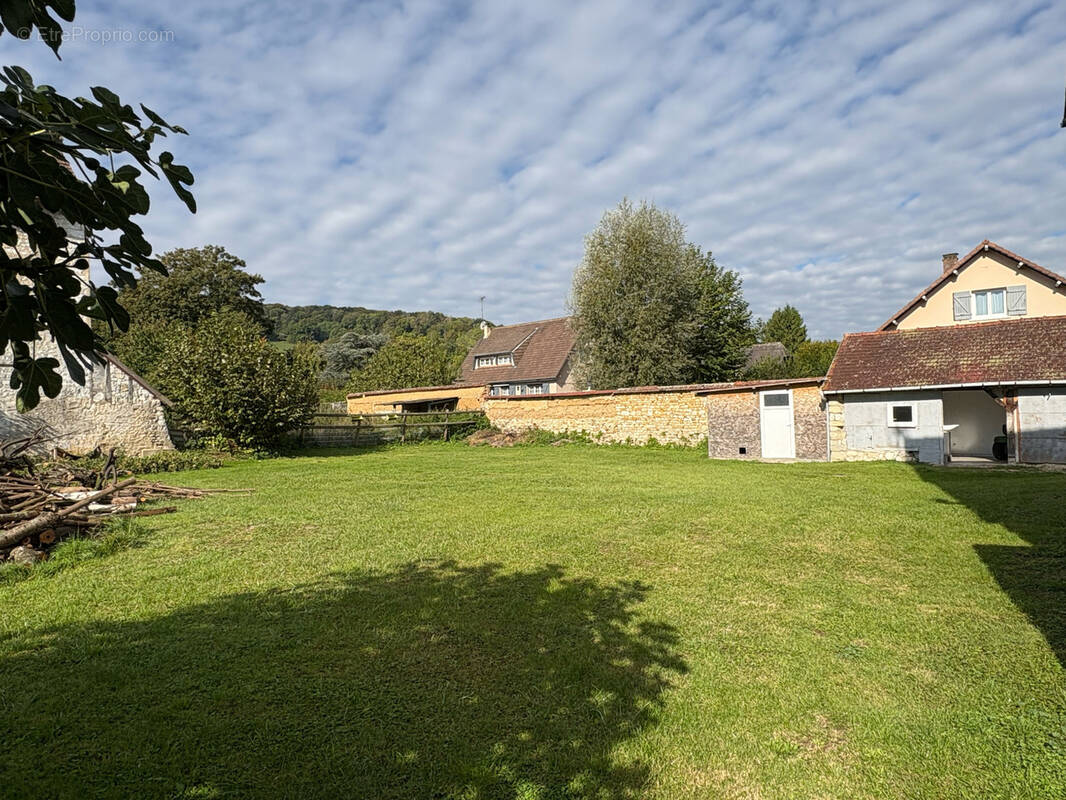 Terrain à SAINT-PIERRE-D'AUTILS