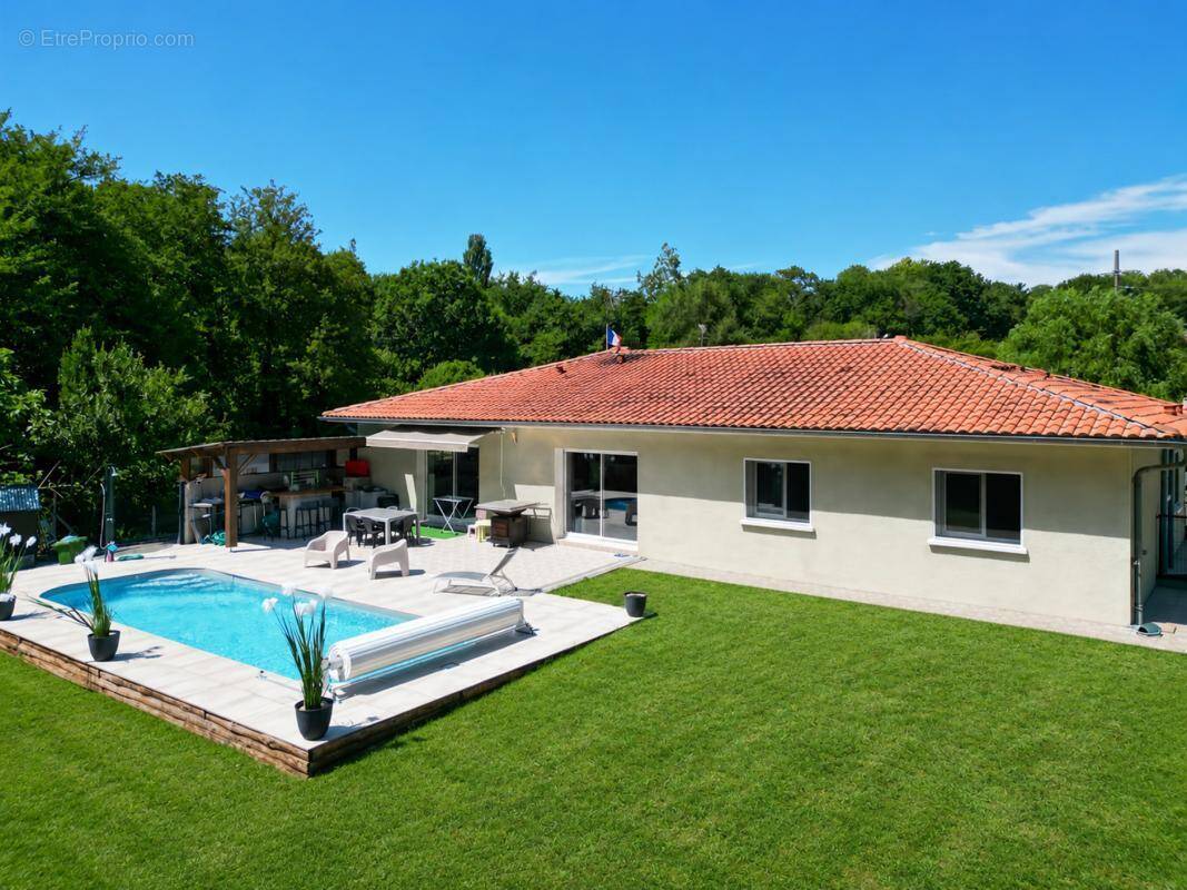 Maison à RIVIERE-SAAS-ET-GOURBY