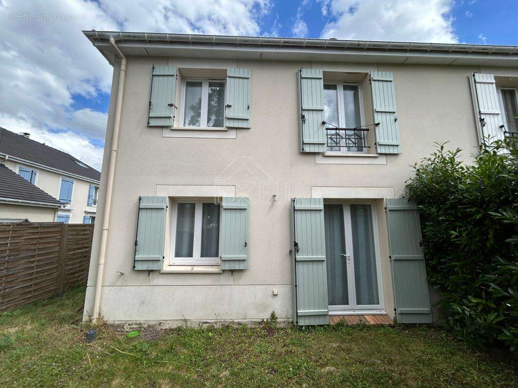 Maison à FRENEUSE