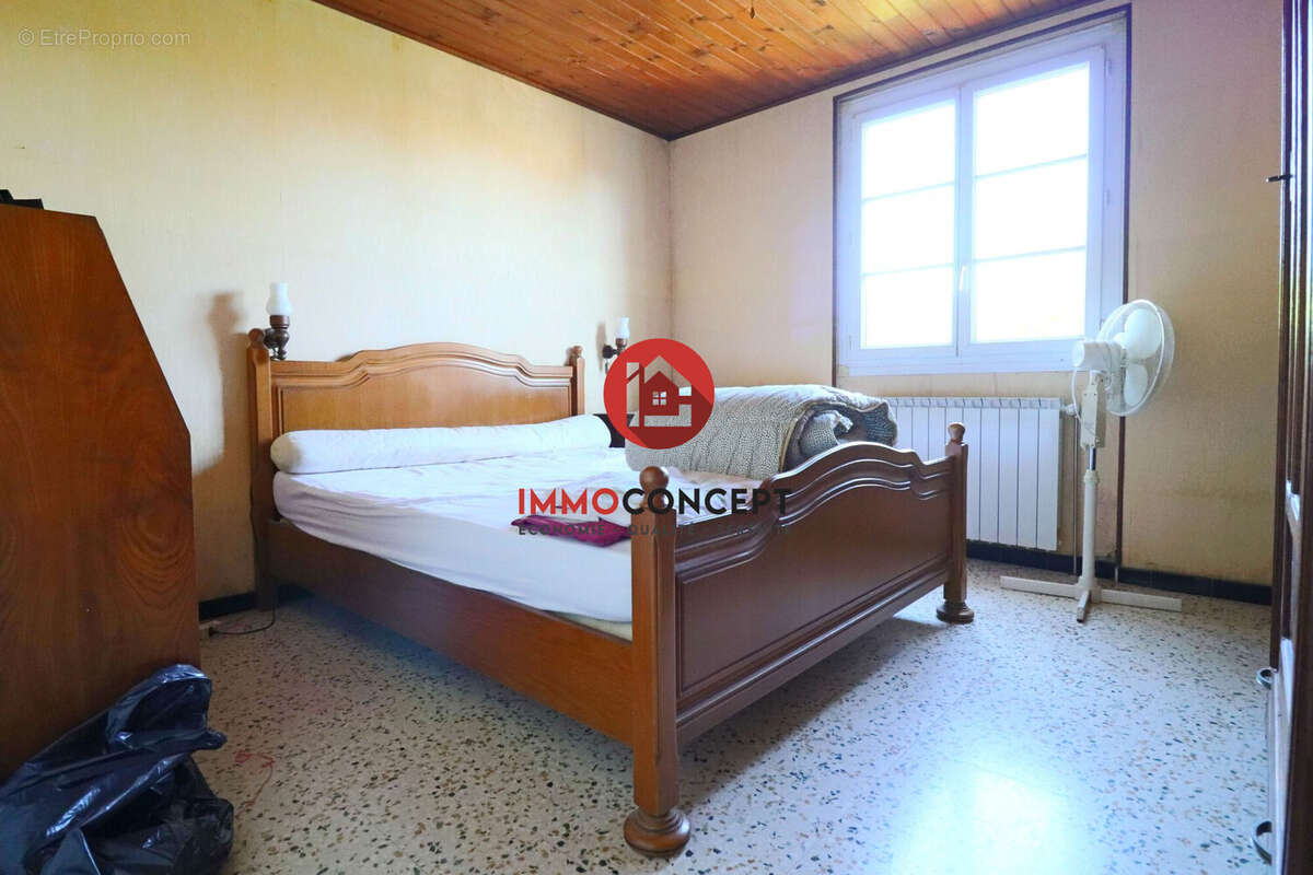 Maison à SAINT-LAURENT-DES-ARBRES