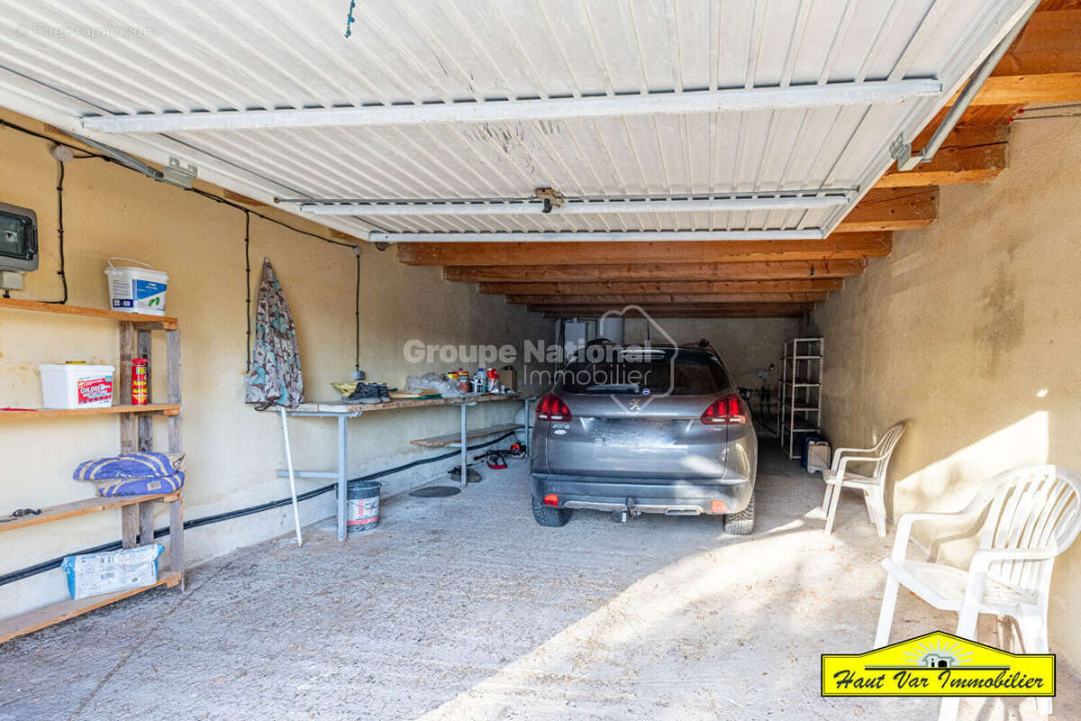 Maison Ginasservis T 4 avec PISCINE GARAGE 7 423m² de terrain - photo 17