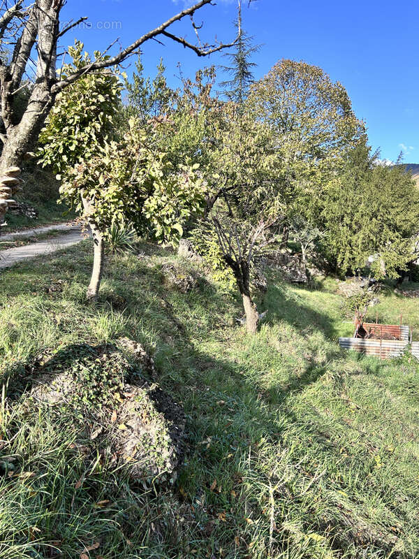 Maison à BEZ-ET-ESPARON